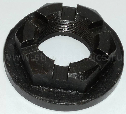 Гайка ведущей шестерни бортовой передачи