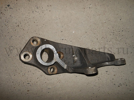 Кронштейн тормозной камеры передний правый (ось 111)