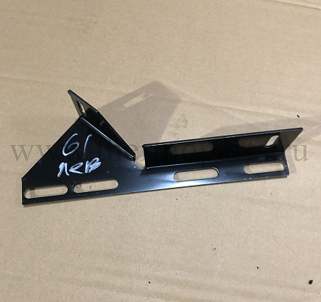 Уголок крепления каркаса фар нижний левый ПАЗ-3204